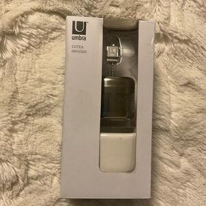 Umbra Cutiea Silver Tea Infuser